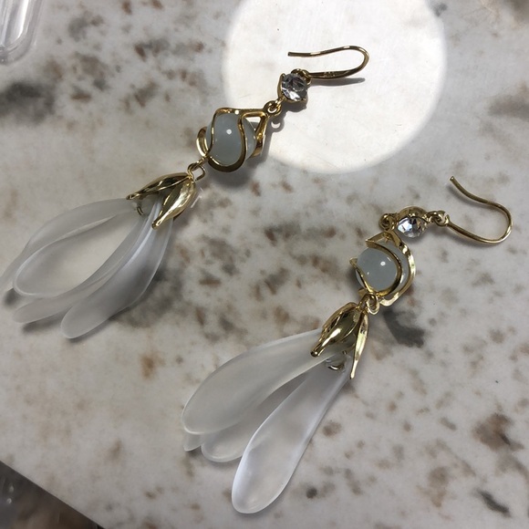 earring - Picture 4 of 4